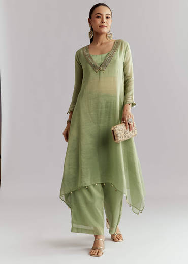 Green Tissue Kurta Set With Intricate Embroidery