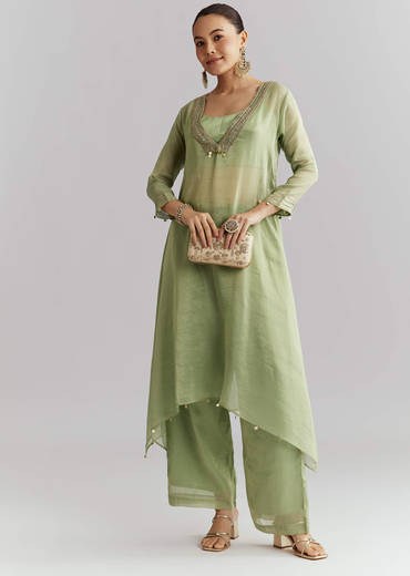 Green Tissue Kurta Set With Intricate Embroidery