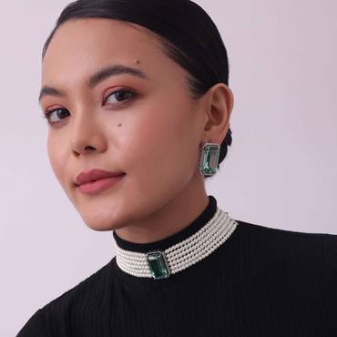 Green Studded Pearl Choker In Mix Metal