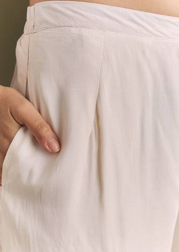 Ivory White Resham Embroidered Kurta Pant With Beaded Neckpiece