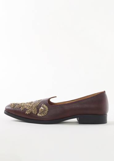 Maroon Ethnic Jutti With Golden Embroidery For Men
