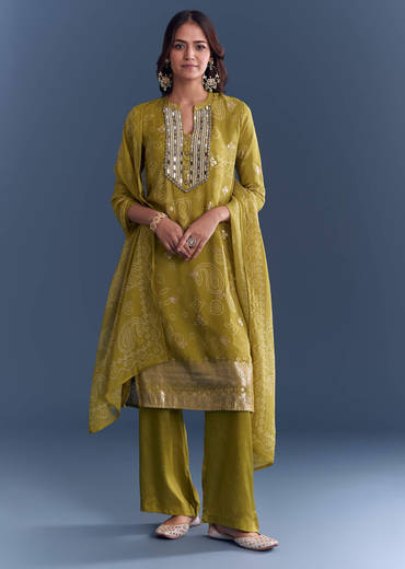 Mehendi Green Organza Kurta Set With Paisley Print And Hand Work