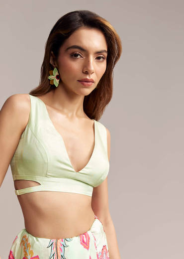 Mint Green Crepe Saree With Embroidered Scallop Border