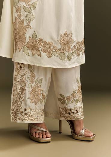 Off White Russian Silk Kurta Dupatta Set With Applique Zari Work