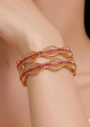 Ruby Accent Twisted Bangle Set