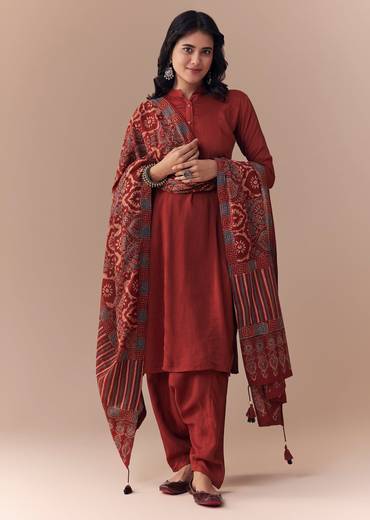 Maroon Linen Kurta Set with Handblock Ajrakh Dupatta