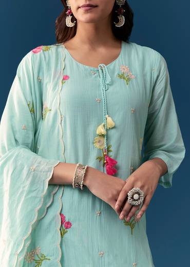 Sky Blue Pakistani Style Kurta Set With Dupatta And Thread Resham Work