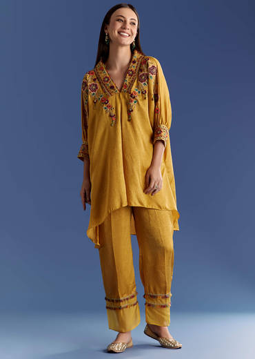 Yellow Crush Silk Kurta Set With Resham And Beads Work