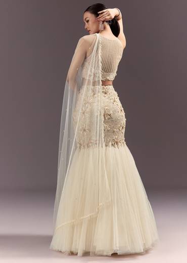 Off White Embroidered Blouse With Fish Cut Skirt And Dupatta