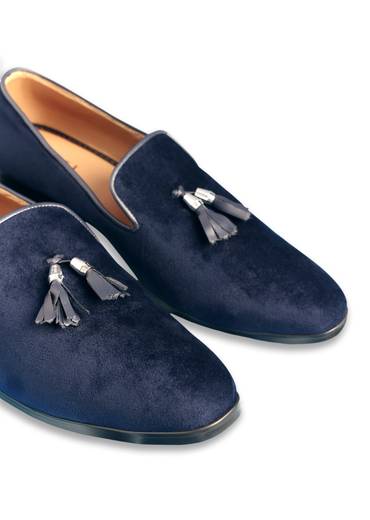 Black Velvet Tassel Jutti