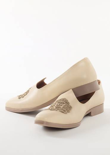 Beige Floral Embroidered Ethnic Jutti For Men