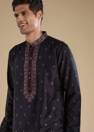 Black Embroidered Mens Kurta Set with Kashmiri Print Dupatta