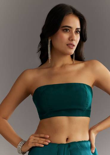 Green Embellished Tissue Saree With Embroidered Cutdana Sequin Border