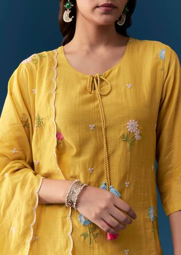 Mustard Yellow Pakistani Style Straight Kurta Set With Dupatta Cotton Thread Work