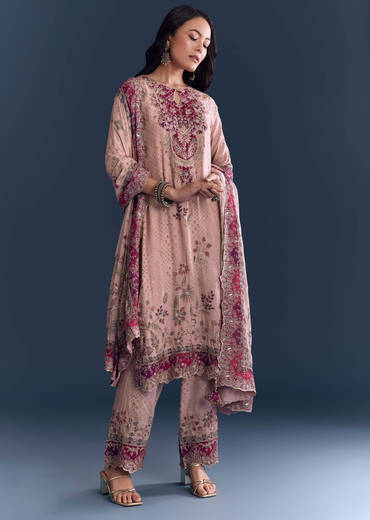 Pink Crepe Kurta Set With Indie Print And Zari Work