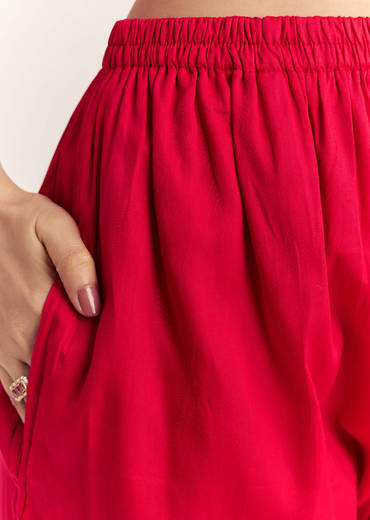 Red Dola Silk Printed Kurta Set With Embroidered Neckline