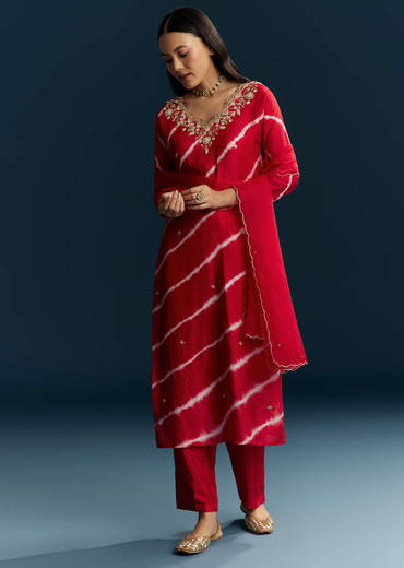 Red Silk Kurta Set With Leheriya Print And Embroidery