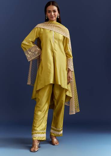 Green Thread And Sequins Work Kurta Set With Net Dupatta In Fuji Silk
