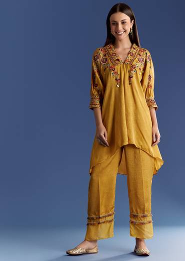 Yellow Crush Silk Kurta Set With Resham And Beads Work