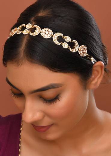 White and Gold Crescent Motif Kundan Mathapatti