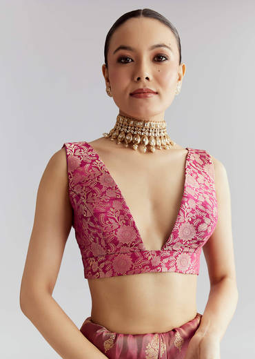 Wine Dola Silk Woven Saree With Zari Butti Work