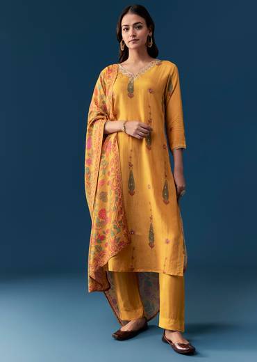 Yellow Cotton Kurta Set With Indie Print And Gotta Work