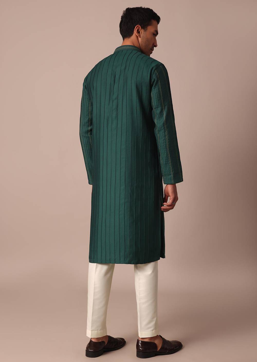 dark green kurta set with thread embrodiery-sg215240 3