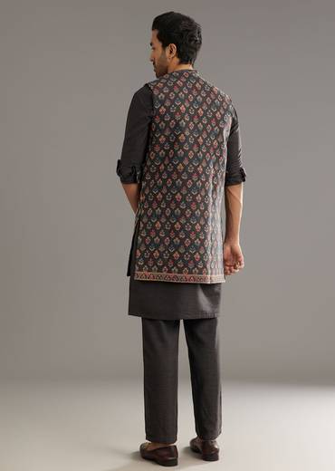 Black Cotton Silk Kurta Set With Symmetric Floral Threadwork