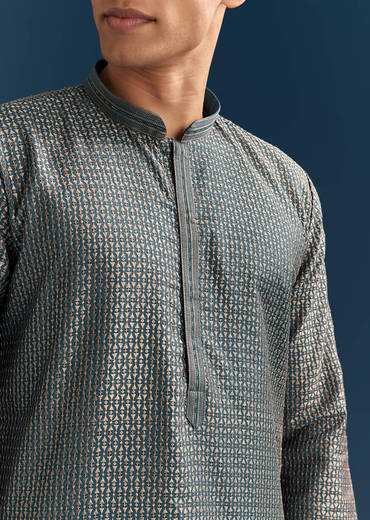 Blue Silk Textured Kurta Set For Men With Embroidery