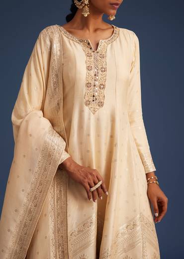 Cream Jacquard Kurta Set With Banarasi Silk Dupatta