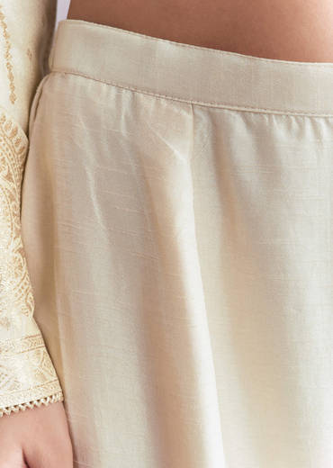 Cream Tissue Kurta Set With Embroidery And Two Tone Dupatta