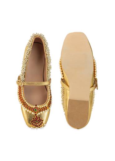 Gold Antique Bead and Crystal Embellished Juttis