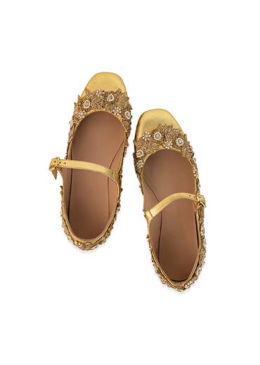 Gold Floral Zari Embellished Floral Juttis