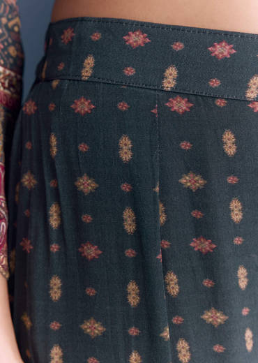 Green Crepe Kurta Set Fresh With Indie Print And Zari Work