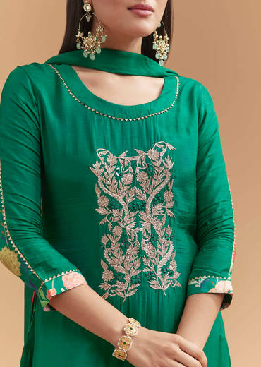 Green Dola Silk Kurta Set With Gota Work And Floral Print