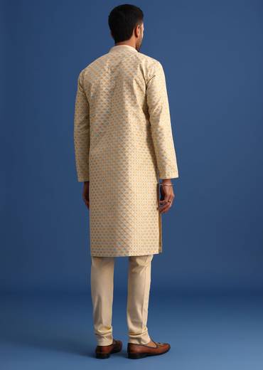 Peach Kurta Set With Foil Print Detail