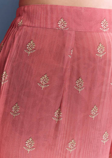 Pink Crepe Kurta Set With Indie Print And Zari Embroidery