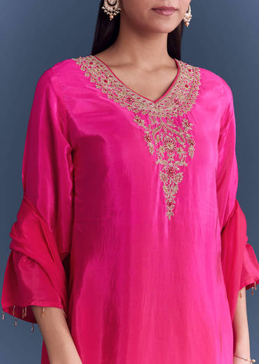Pink Crepe Kurta Set With Zardosi Work And Farzi Pants
