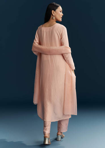 Pink Silk Kurta Set With Thread And Zari Work