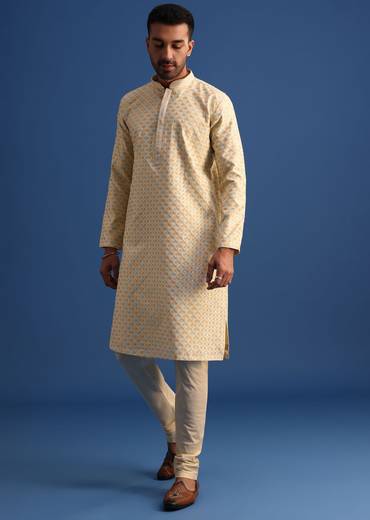 Peach Kurta Set With Foil Print Detail