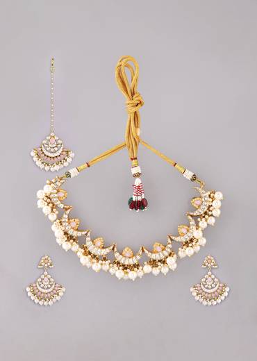 White Kundan Crescent Motif Necklace Set with Maangtikka
