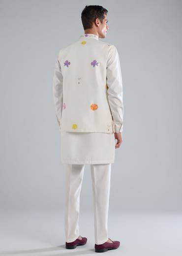 White Kurta Jacket Set With Dori Work Detailing