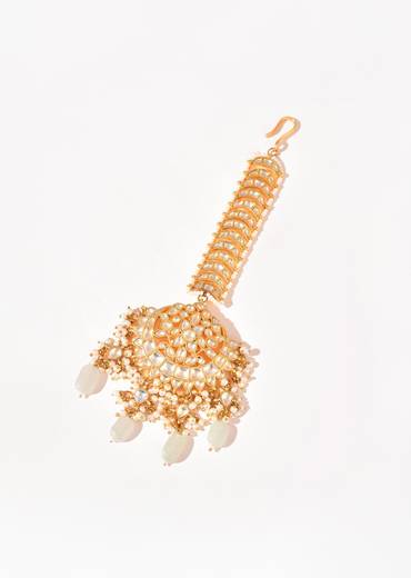 Whte and Gold Cluster Beads Chandbali Kundan Maangtikka