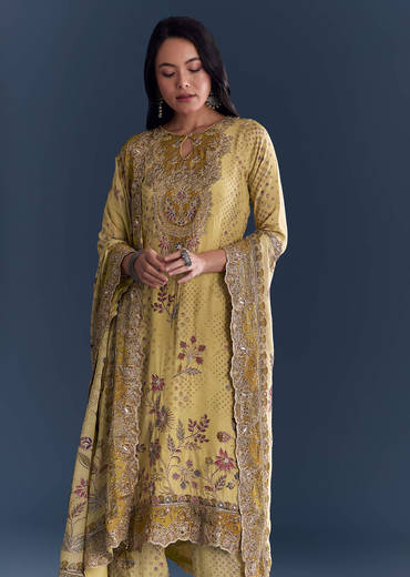 Yellow Crepe Kurta Set With Indie Print And Zari Work