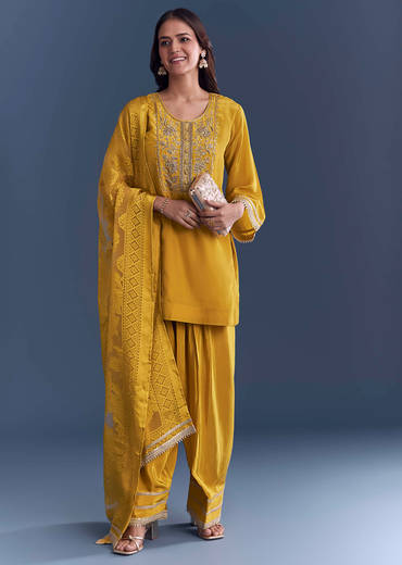 Yellow Crepe Kurta Set With Zardosi Work And Farzi Pants