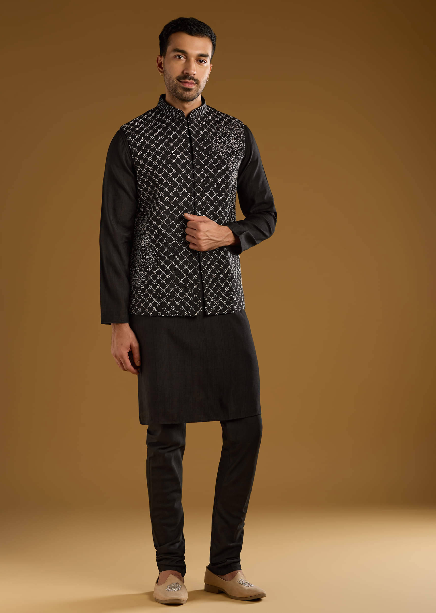 black-kurta-jacket-set-for-men-with-thread-work-sg329047-3