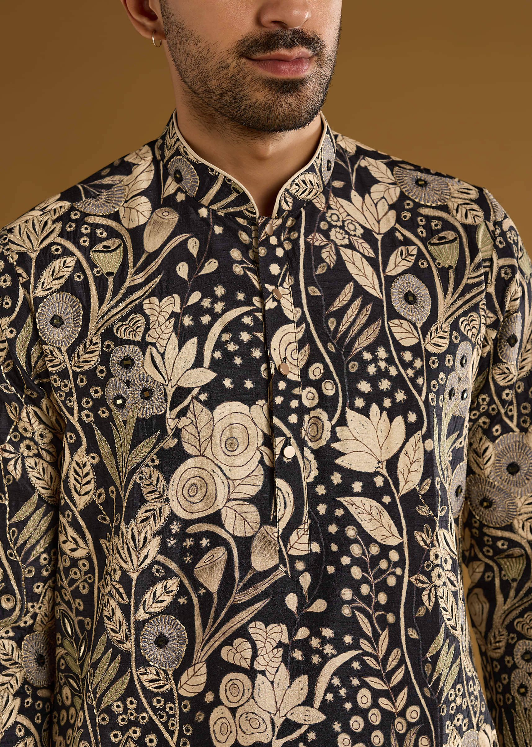 black-silk-kurta-set-for-men-with-mirror-work-sg335516-2
