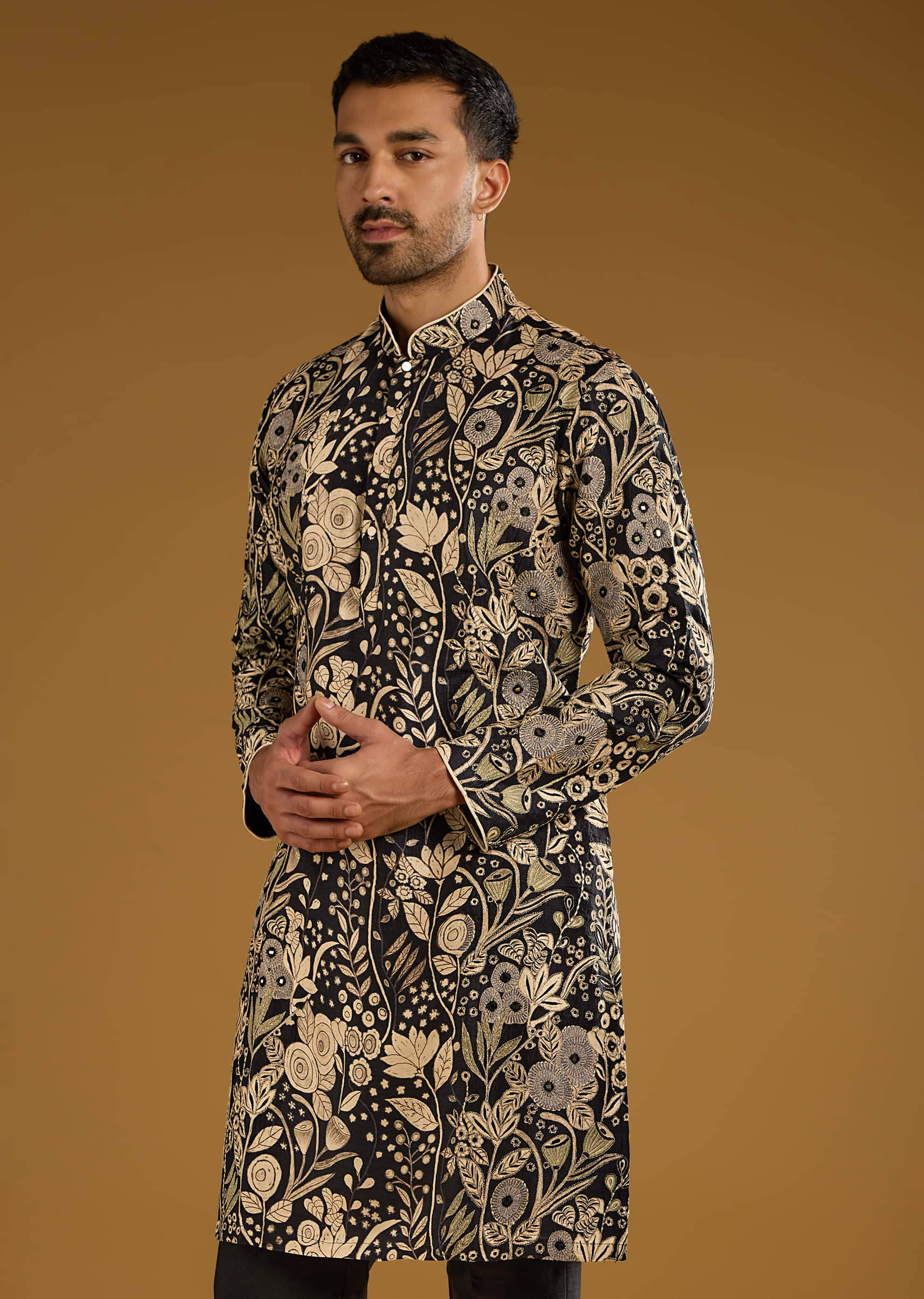black-silk-kurta-set-for-men-with-mirror-work-sg335516-4