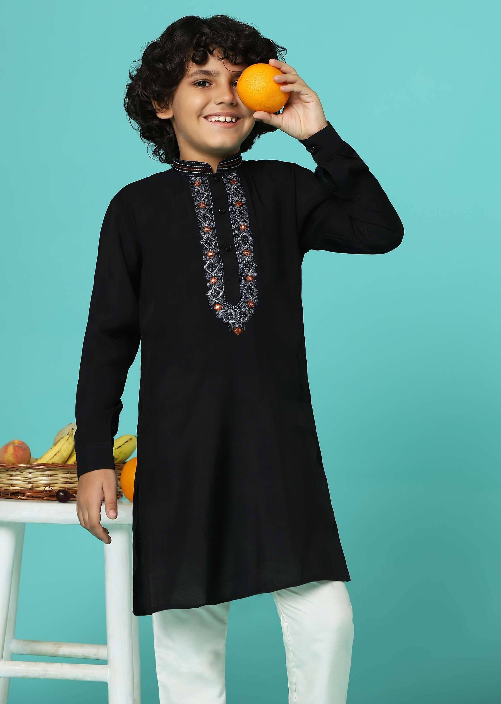 black embroidered kurta-sg159760 3