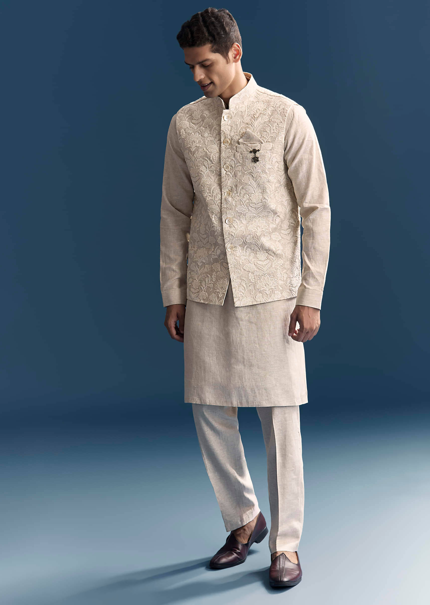 off-white-kurta-jacket-set-for-men-with-resham-work-sg332916-3